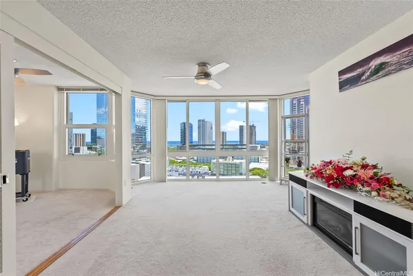 $589,000 | 801 South King Street, Unit 1903, Honolulu, HI 96813