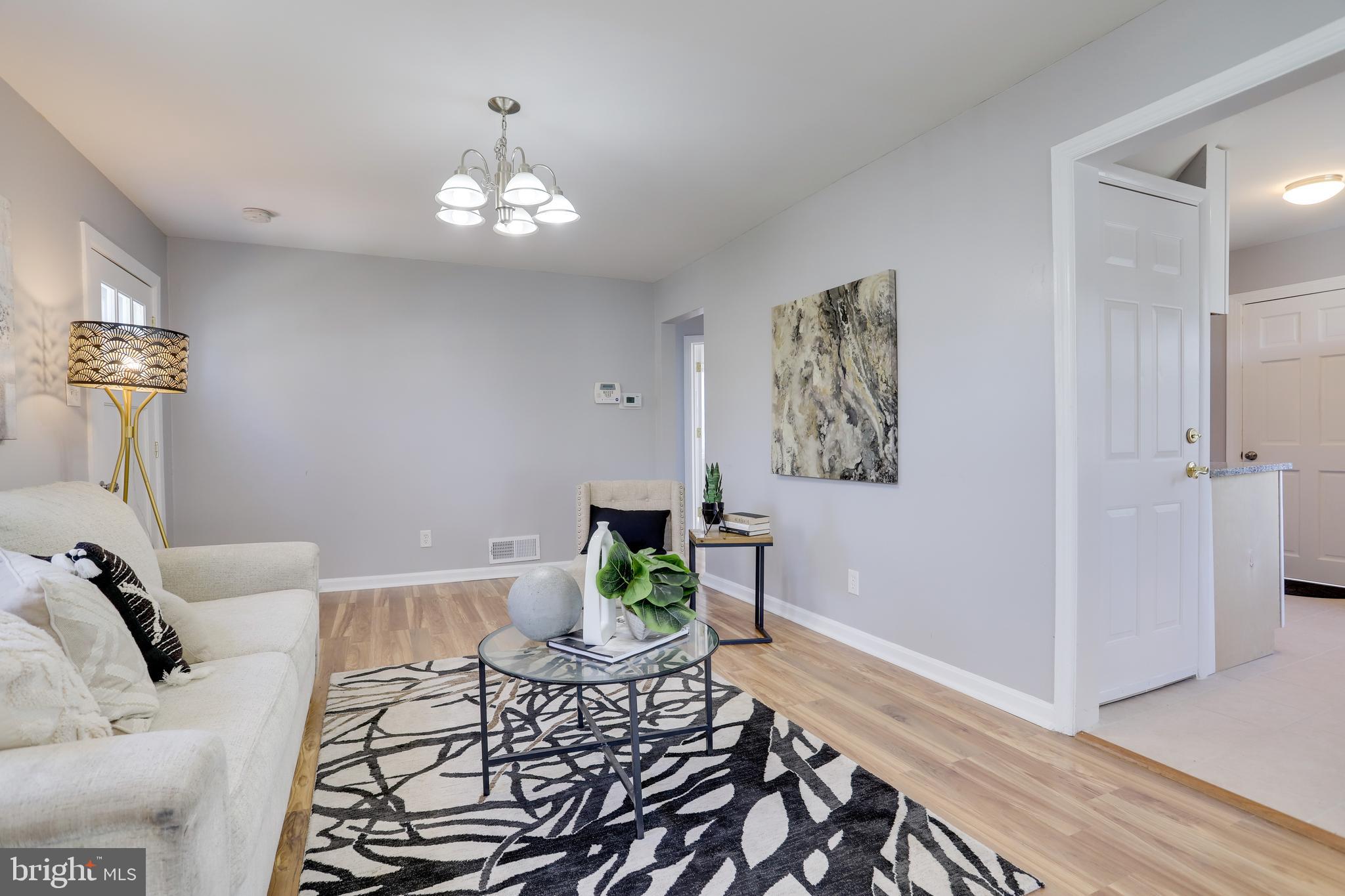 6233 Landover Road Cheverly, MD 20785 - Photo 5 of 60 Living Room