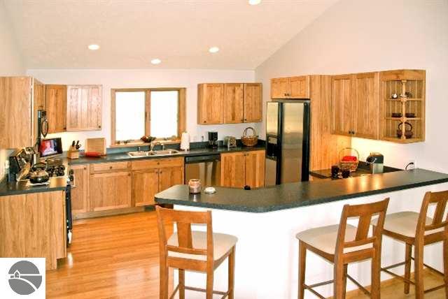 940 South Ridgeview Trail Suttons Bay, MI 49682 - Photo 7 of 15 1704418-6.JPG