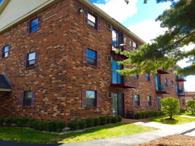 $2,055 | 11 Railroad Avenue, Unit 31, Derry, NH 03038