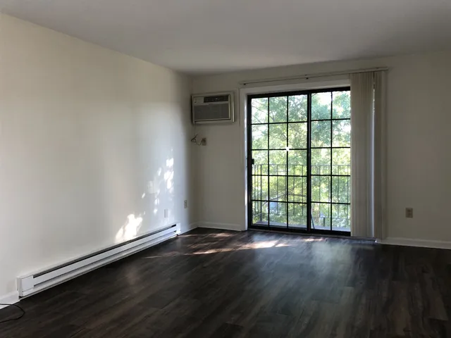 $2,055 | 11 Railroad Avenue, Unit 31, Derry, NH 03038