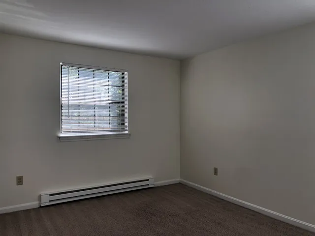 $2,055 | 11 Railroad Avenue, Unit 31, Derry, NH 03038