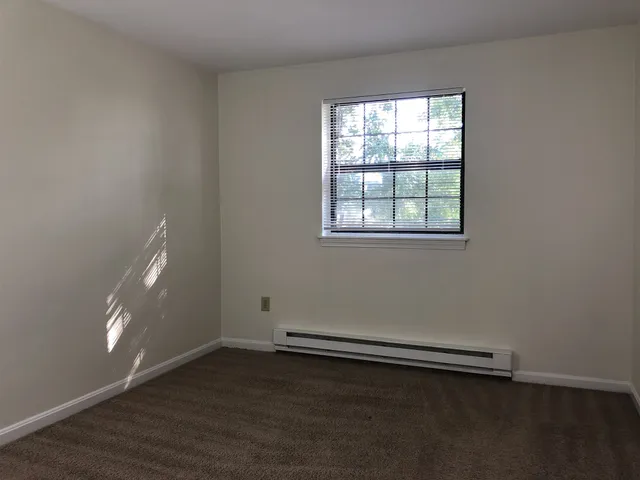 $2,055 | 11 Railroad Avenue, Unit 31, Derry, NH 03038