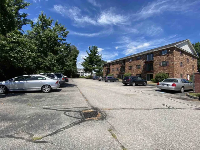 $2,055 | 11 Railroad Avenue, Unit 31, Derry, NH 03038