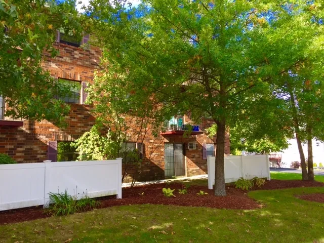 $2,055 | 11 Railroad Avenue, Unit 31, Derry, NH 03038