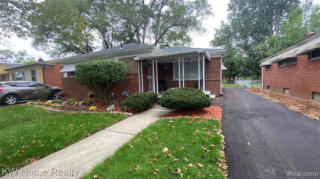 22130 Avon Road Oak Park, MI 48237 - Photo 3 of 33 Gallery Image 3