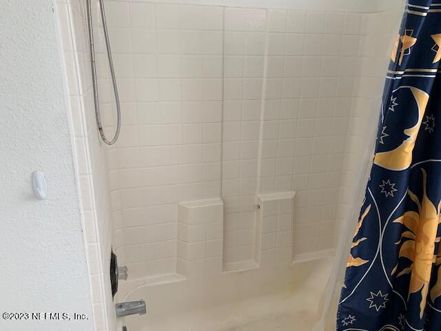 10550 Baymeadows Road, Unit 618 Jacksonville, FL 32256 - Photo 13 of 15 a bathroom with a shower
