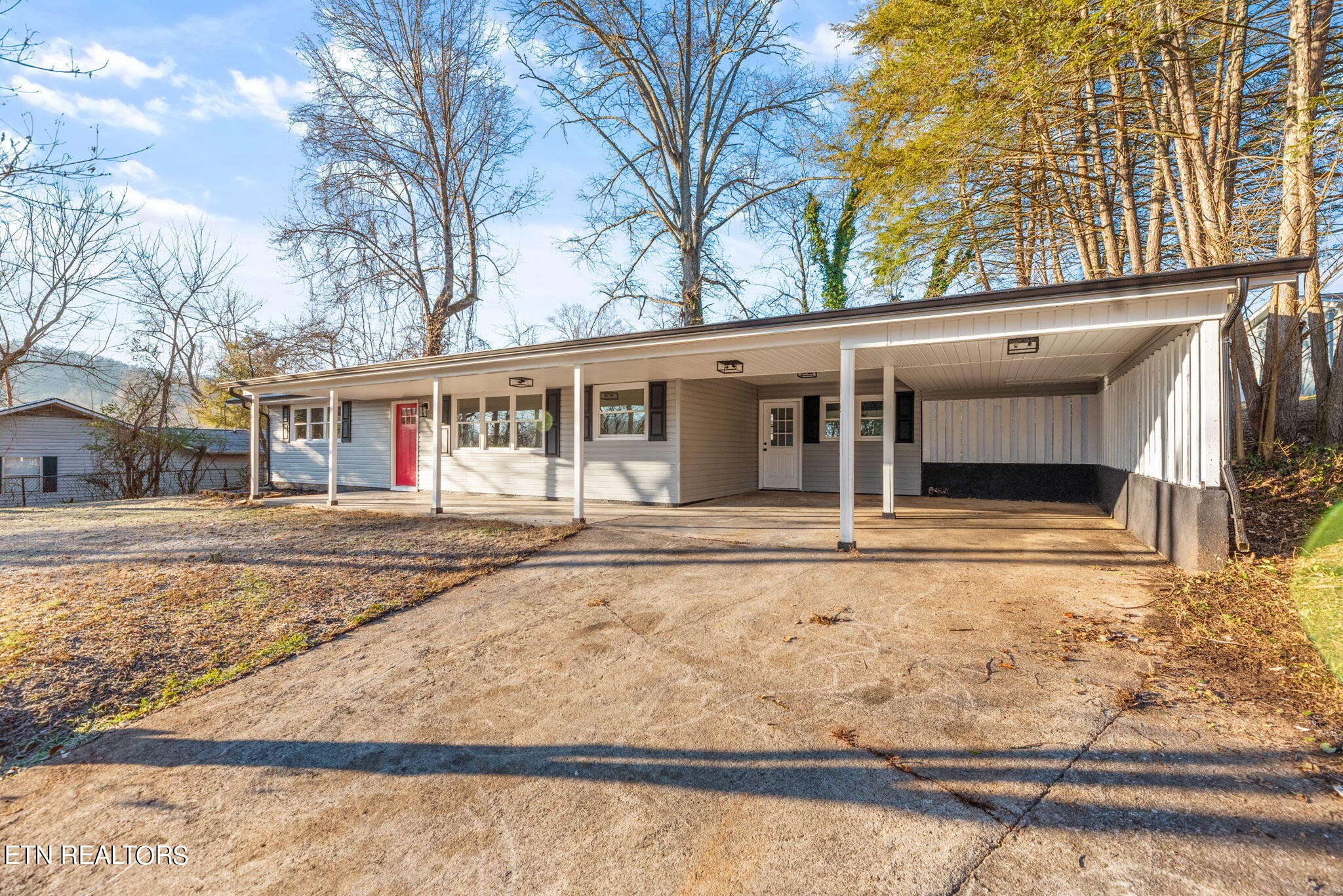 203 Byron Lane Oak Ridge, TN 37830 - Photo 3 of 24