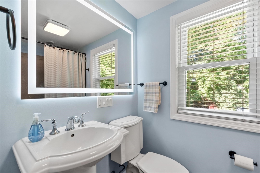 68 Oak Hill Road Westford, MA 01886 - Photo 18 of 30