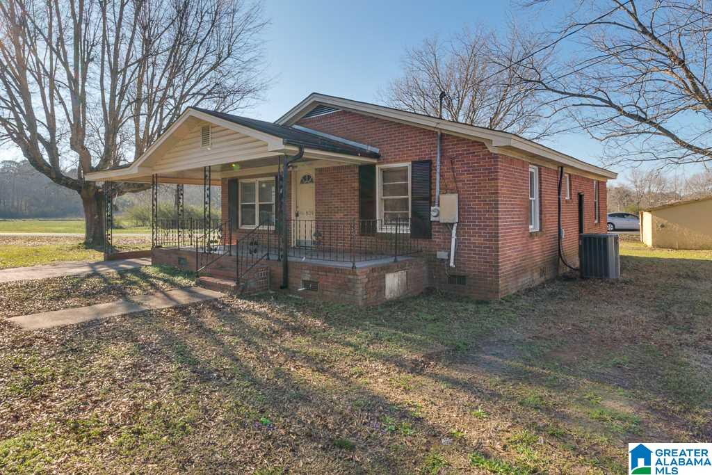 809 8th Street Clanton, AL 35045 - Photo 3 of 26
