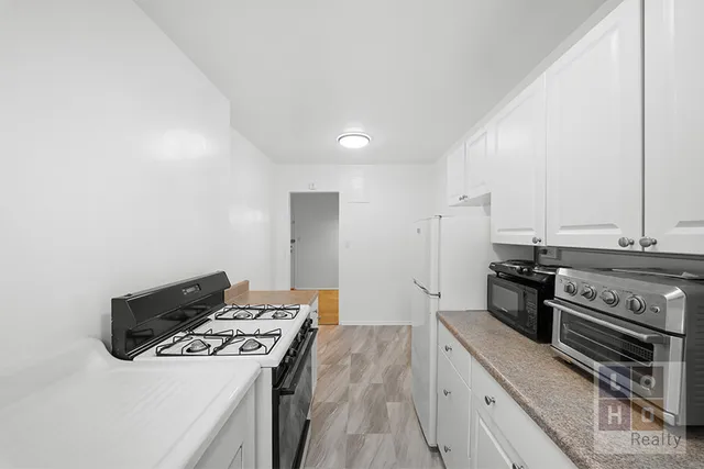 $699,000 | 266 East Broadway, Unit B1905 | Lower East Side