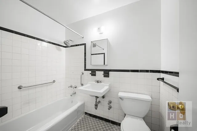 $699,000 | 266 East Broadway, Unit B1905 | Lower East Side