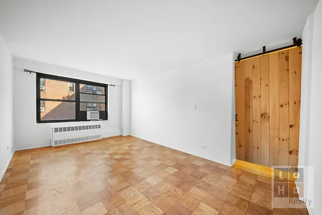 $699,000 | 266 East Broadway, Unit B1905 | Lower East Side