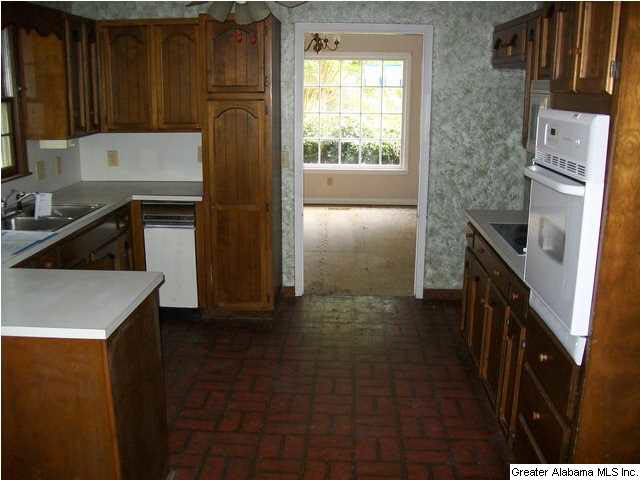 2215 Oak Ridge Circle Birmingham, AL 35226 - Photo 14 of 32