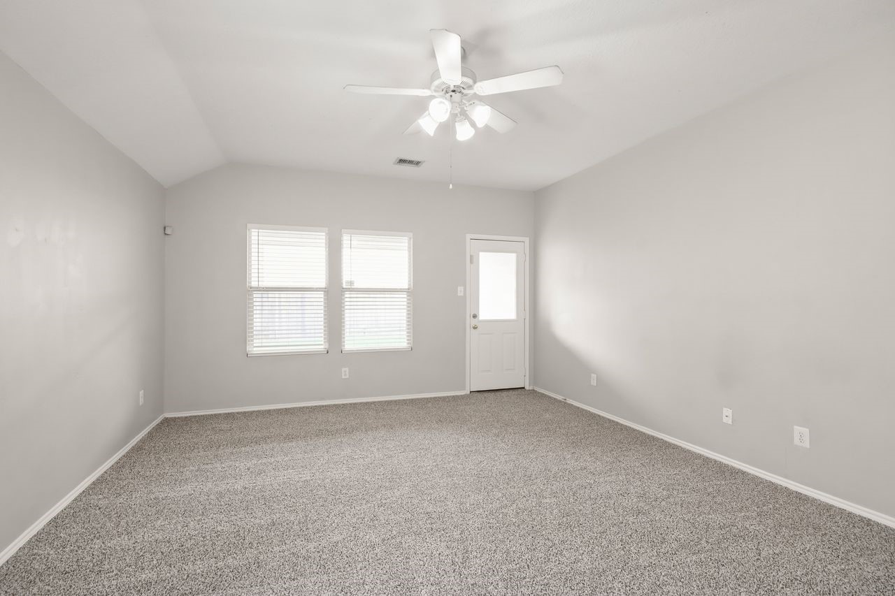 19711 Twin Rivers Drive Tomball, TX 77375 - Photo 3 of 9