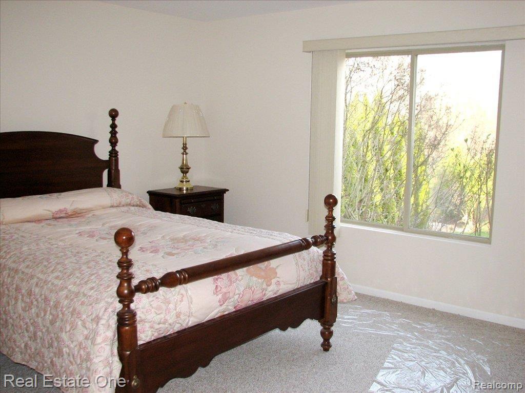 3683 McComb Drive Rochester, MI 48307 - Photo 11 of 14 11 Bedroom