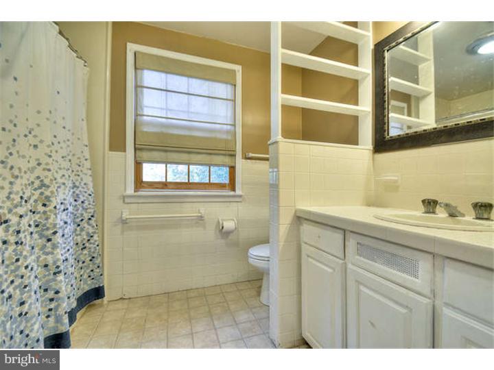 180 Larrison Road Wrightstown, NJ 08562 - Photo 19 of 25 Bathroom