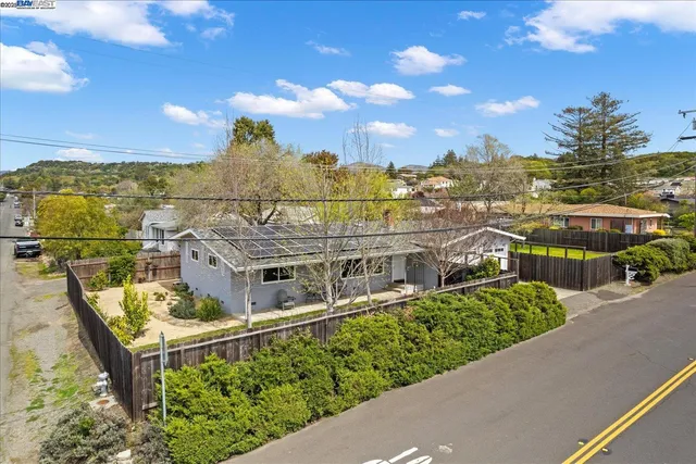 $863,900 | 1002 Wyatt Avenue, Napa, CA 94559
