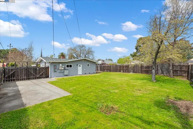 $863,900 | 1002 Wyatt Avenue, Napa, CA 94559