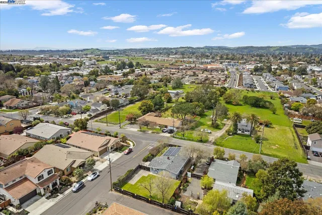 $863,900 | 1002 Wyatt Avenue, Napa, CA 94559