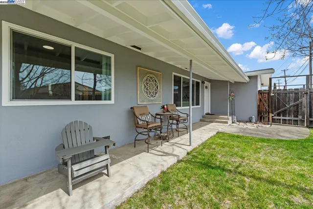 $863,900 | 1002 Wyatt Avenue, Napa, CA 94559