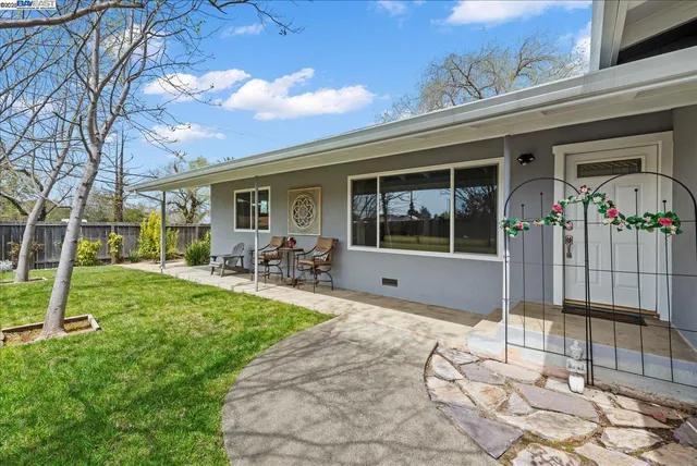 $863,900 | 1002 Wyatt Avenue, Napa, CA 94559