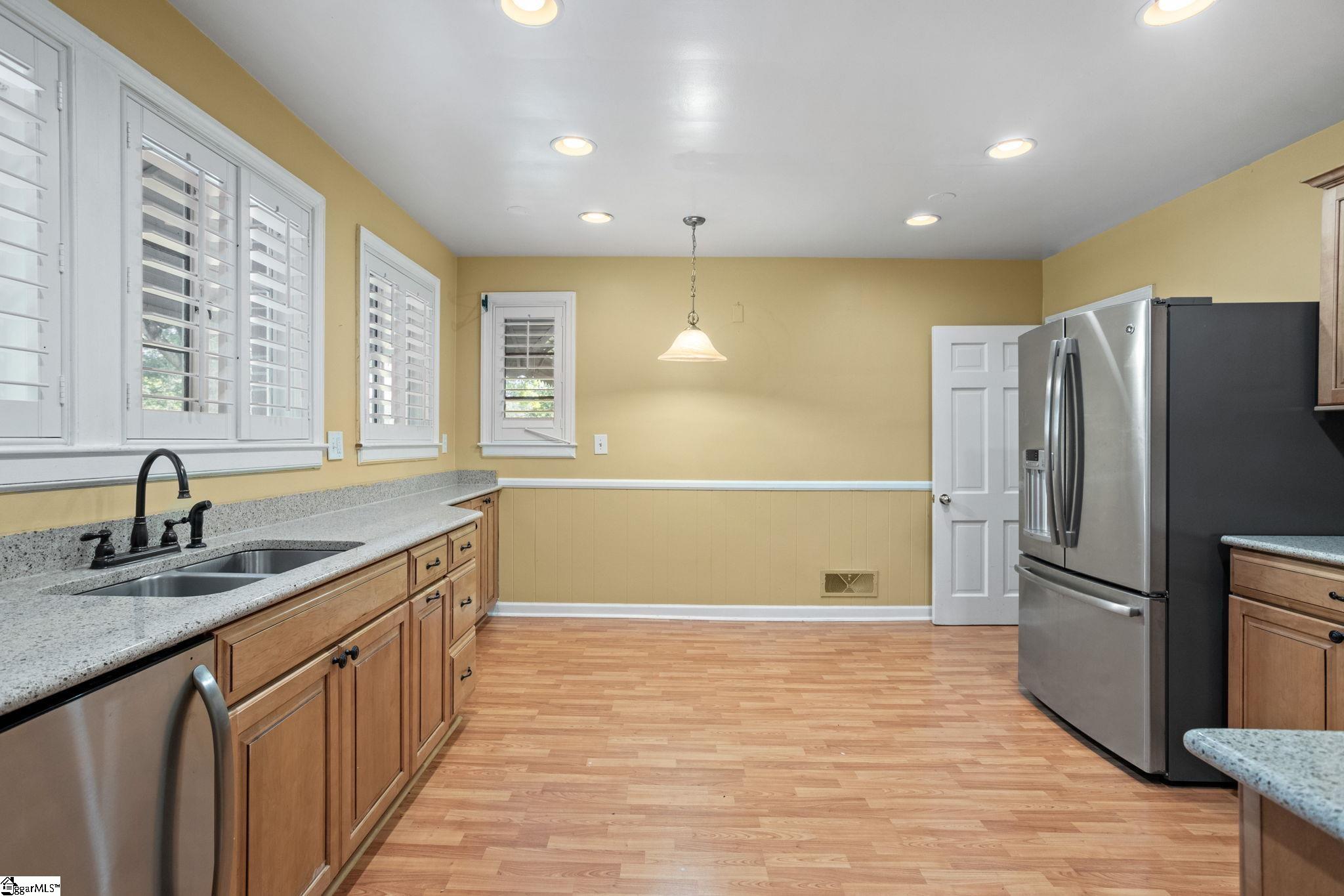 6850 Augusta Road Greenville, SC 29605 - Photo 13 of 39 Gallery Image 13
