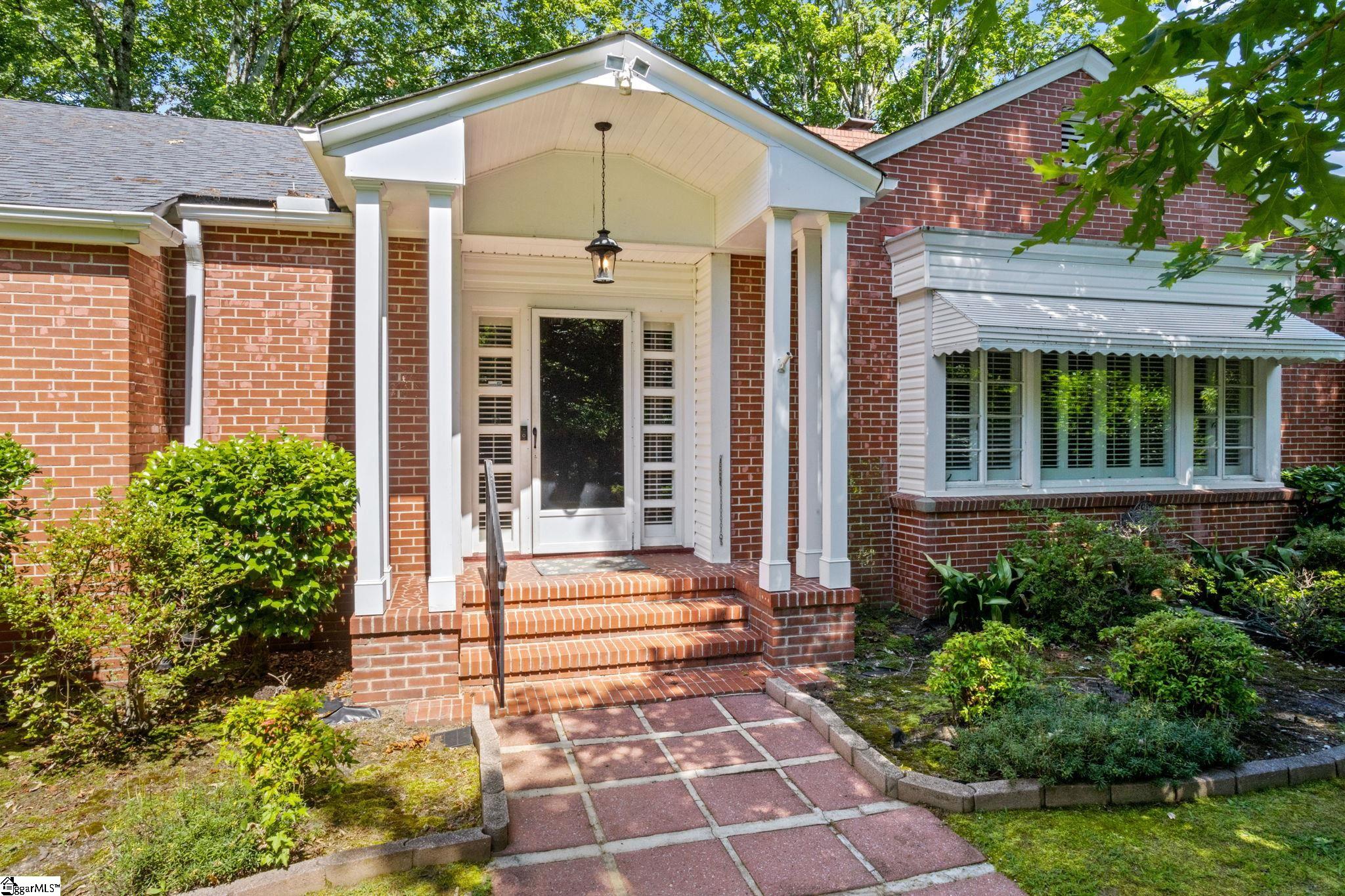 6850 Augusta Road Greenville, SC 29605 - Photo 4 of 39 Gallery Image 4
