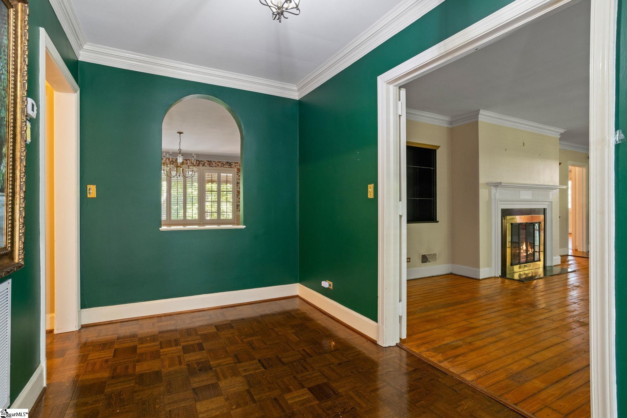 6850 Augusta Road Greenville, SC 29605 - Photo 5 of 39 Gallery Image 5