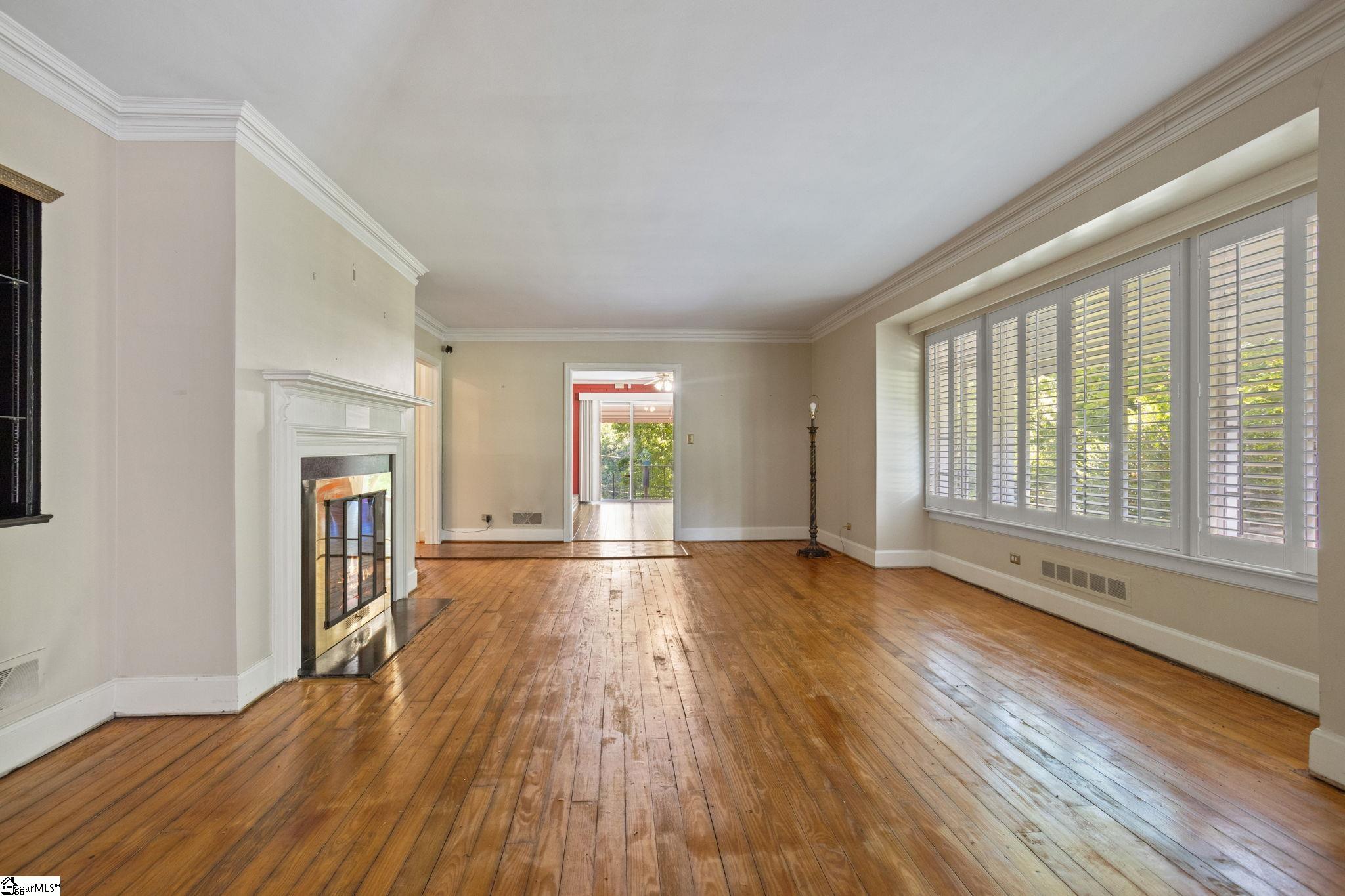 6850 Augusta Road Greenville, SC 29605 - Photo 7 of 39 Gallery Image 7
