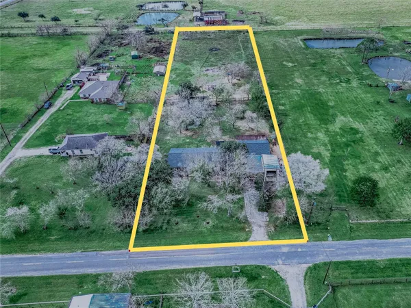 $475,000 | 1619 County Road 387, Rosharon, TX 77583