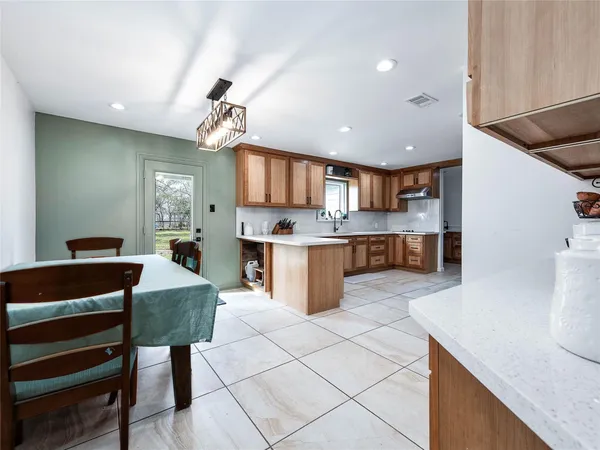 $475,000 | 1619 County Road 387, Rosharon, TX 77583