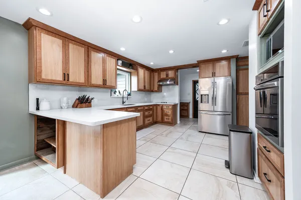 $475,000 | 1619 County Road 387, Rosharon, TX 77583