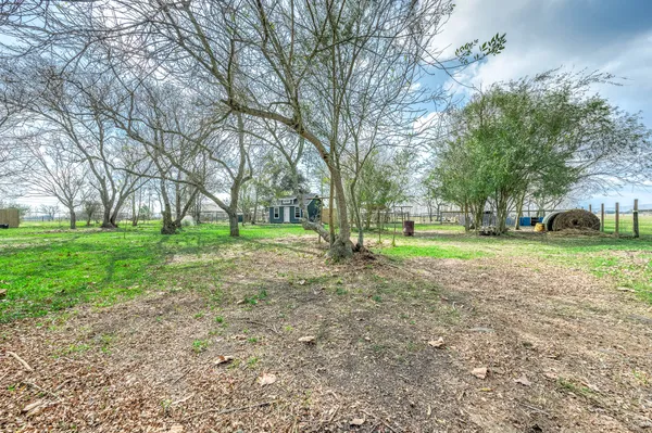 $475,000 | 1619 County Road 387, Rosharon, TX 77583