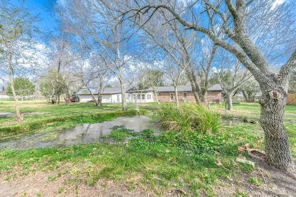 $475,000 | 1619 County Road 387, Rosharon, TX 77583
