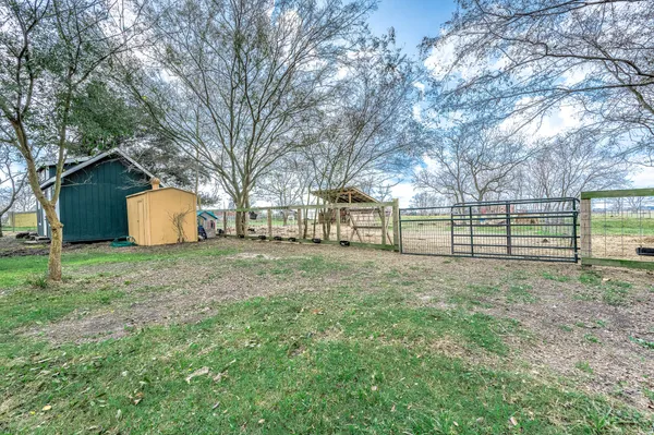 $475,000 | 1619 County Road 387, Rosharon, TX 77583
