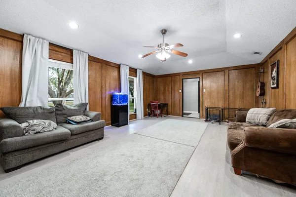 $475,000 | 1619 County Road 387, Rosharon, TX 77583
