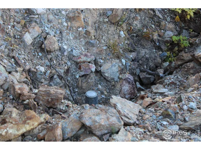 a view of a dry field