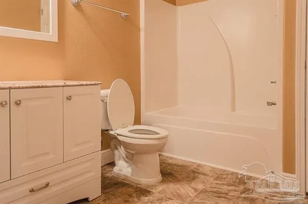 $1,400 | 7071 Lake Joanne Drive, Unit 3C, Pensacola, FL 32506