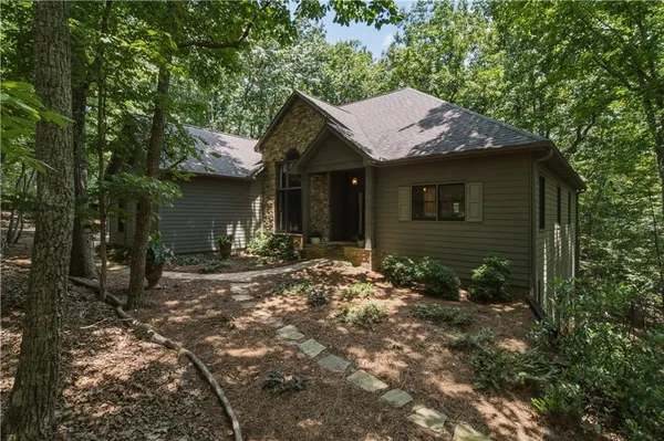 $609,000 | 7 Summit Drive East, Marble Hill, GA 30148