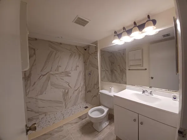 $1,900 | 205 Foxtail Drive, Unit B2, Greenacres, FL 33415