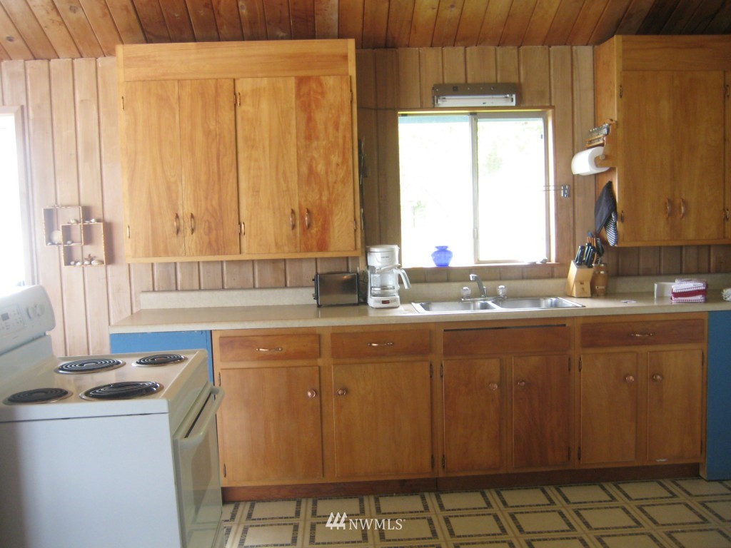 18151 Northeast North Shore Road Tahuya, WA 98588 - Photo 11 of 25 Gallery Image 11