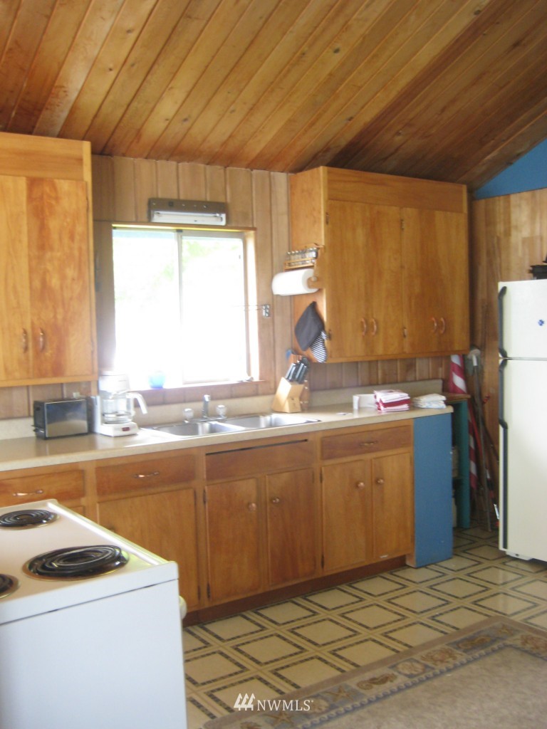 18151 Northeast North Shore Road Tahuya, WA 98588 - Photo 12 of 25 Gallery Image 12