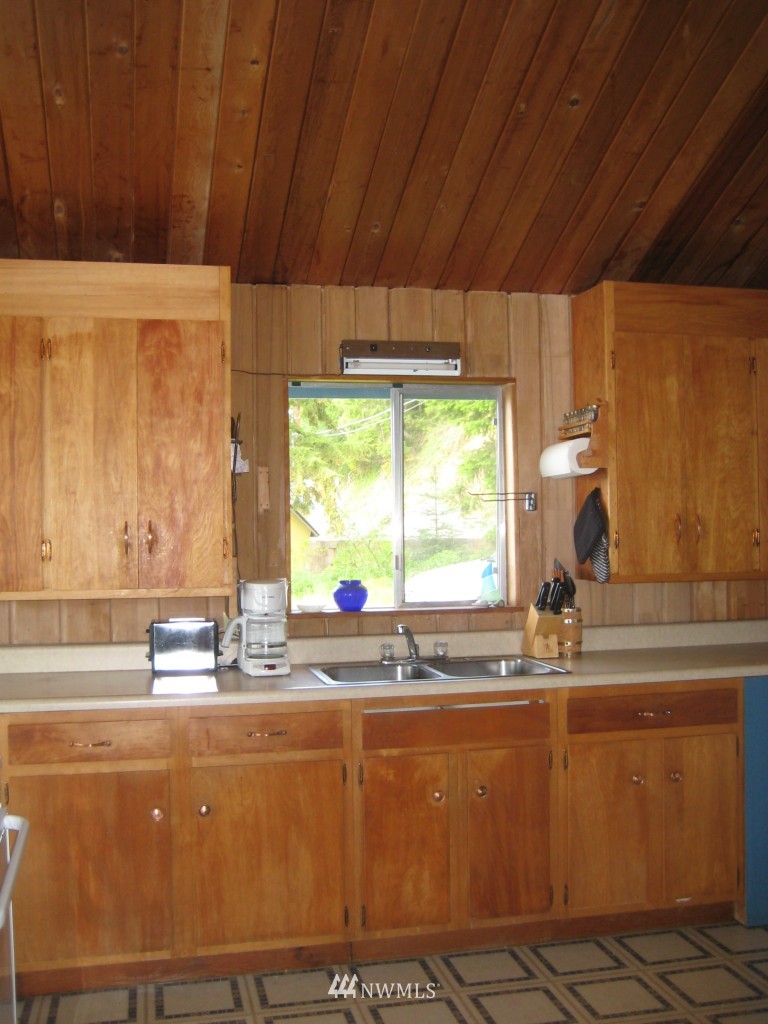 18151 Northeast North Shore Road Tahuya, WA 98588 - Photo 14 of 25 Gallery Image 14
