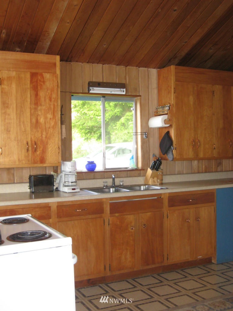 18151 Northeast North Shore Road Tahuya, WA 98588 - Photo 15 of 25 Gallery Image 15
