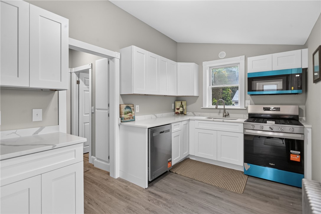 91 Ash Street Warwick, RI 02888 - Photo 1 of 49