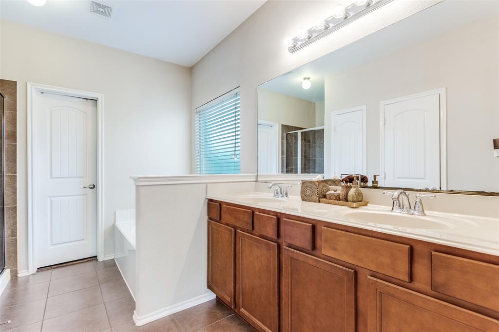 3602 Spring Run Lane Melissa, TX 75454 - Photo 18 of 29 Duel sinks
