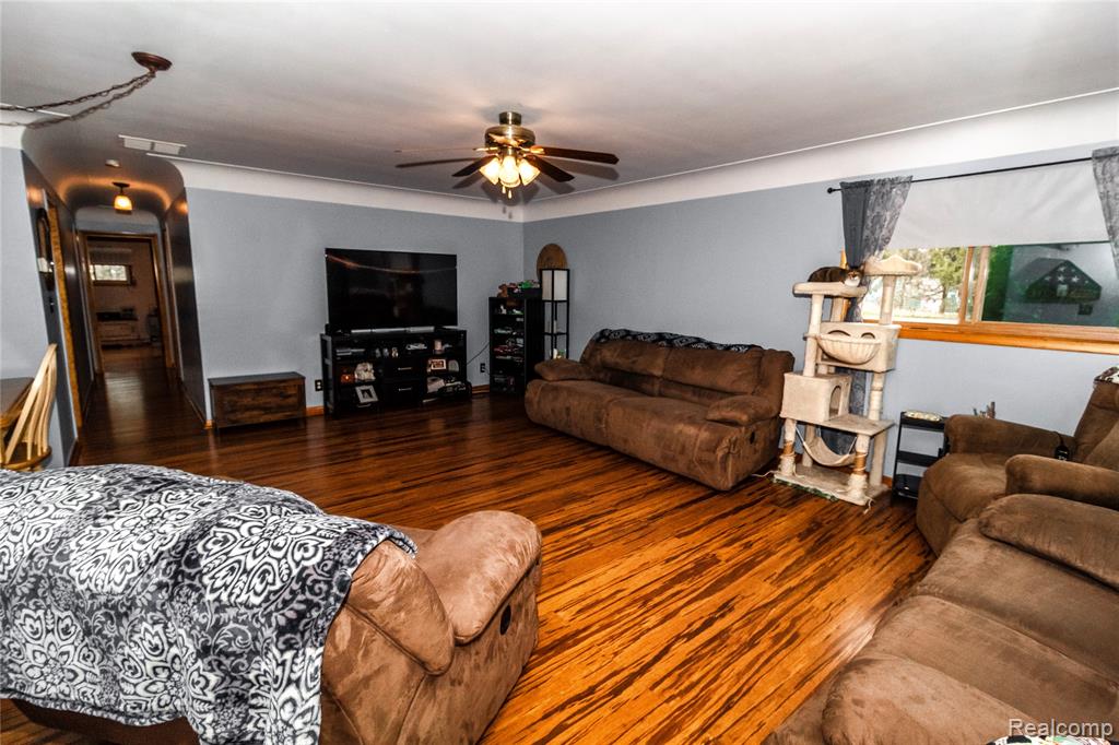1334 Peppermill Road Lapeer, MI 48446 - Photo 6 of 38 Gallery Image 6