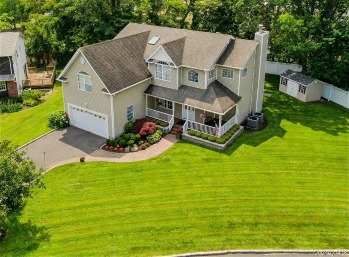 24 Ridge Court Hauppauge, NY 11788 - Photo 3 of 37