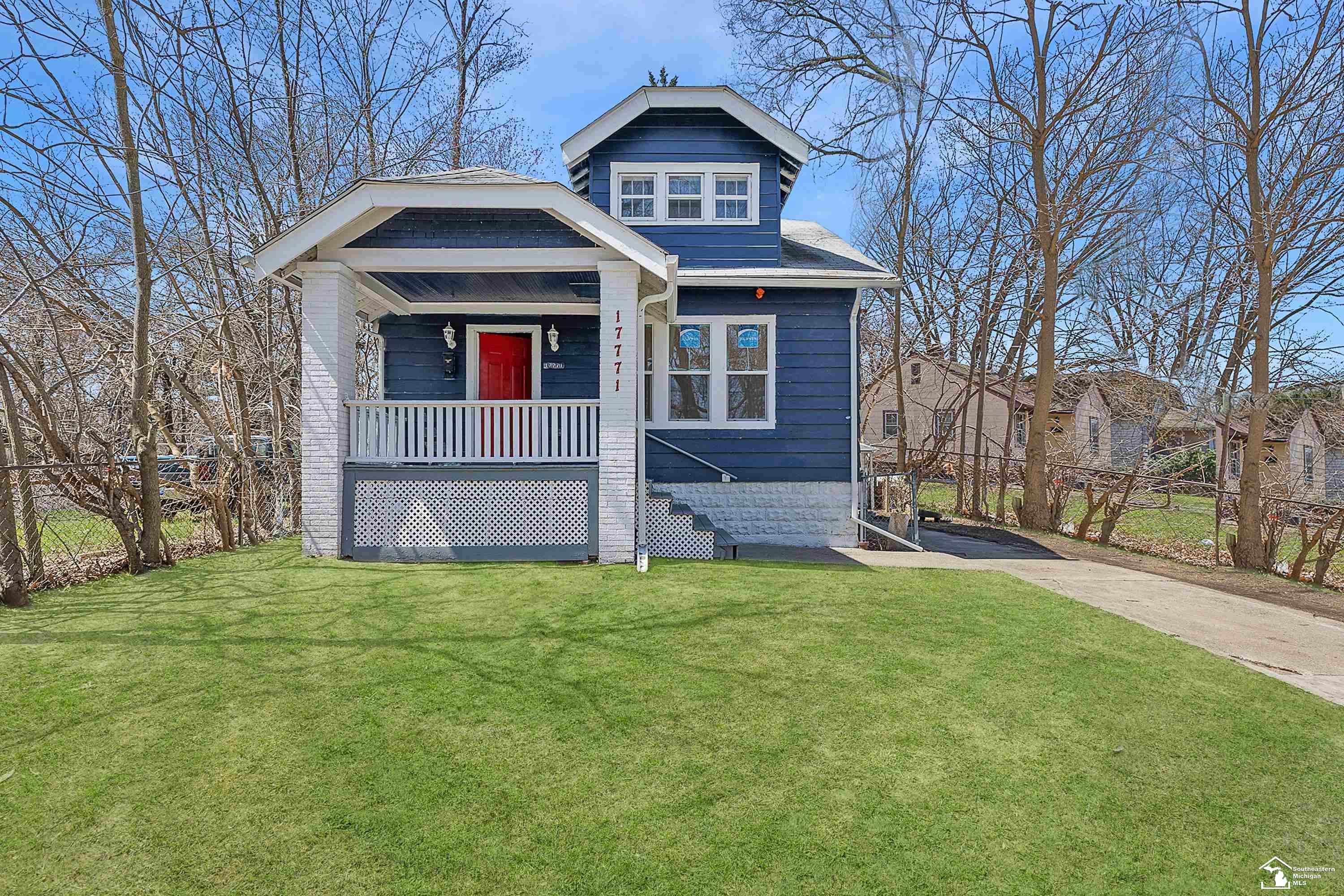 17771 Trinity Street Detroit, MI 48219 - Photo 3 of 26 50105684-2.JPG